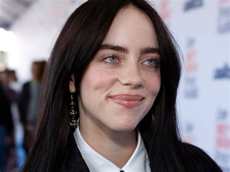 Billie Eilish on Sexuality: I Realized I Wanted My Face。